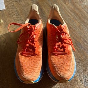 Hoka Clifton 9 sneakers size 9.5 men’s